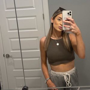 Meet your Posher, Storrey